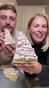 Protein Christmas Tree Cakes 🎀🧁 (150 cals 13g protein/ each) This recipe makes 7 cakes: -145g. Betty Crocker White Cake Mix -1 1/3c Sprite Zero -4 scoops CSE Cake Batter Protein Powder (use SMALLERSAM to save) -4 tbsp Whipped Cream Cheese -4 tbsp Plain Nonfat Greek Yogurt -1.5 tbsp SugarFree White Chocolate Pudding Mix -3 tbsp milk (as needed) Optional; use red food coloring to create the red ribbon and sprinkles to taste. #cake #protein #hack #christmas #dessert