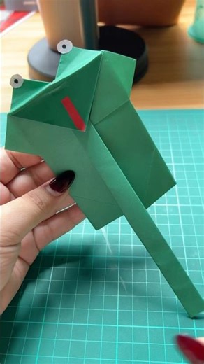 Origami Frog That Makes You Smile 😄🐸 #diy #shortvideo #papercraft #diycrafts #frog #toy
