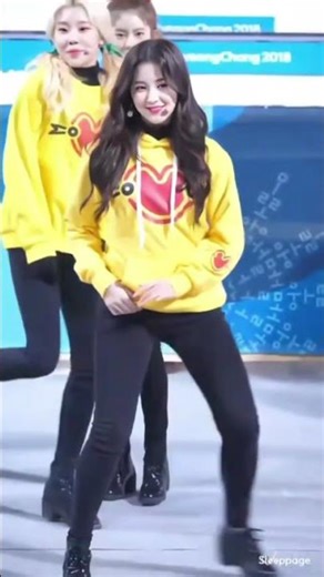 Nancy momoland performance