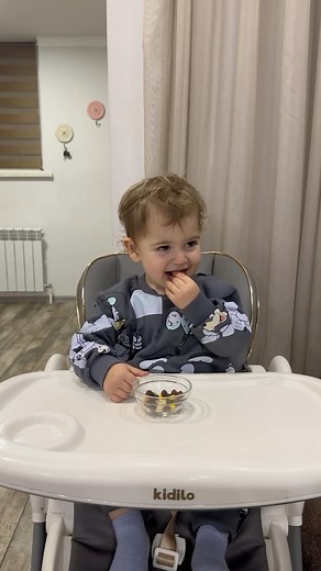 Papa blogger💙 on Instagram: "😂"