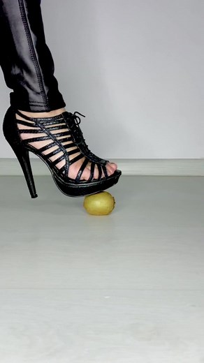 #kiwi #kiwi🥝 #fruit #fruits #stepping #keepstepping #asmr #asmrvideo #asmrsounds #asmrtiktoks #highheels #heels #heelschallenge #heelslove #shoes #fyp #foryou #sound #satisfying #satisfy #sounds #oddlysatisfying #oddlysatisfyingvideo #highheelscrush #highheelscrushing #oddlysatifying #highheelslover #fypシ #fypage