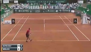 Ausraster beim 2. Punkt im Match 😮 Hoffe ihr habt etwas mehr Geduld wenn es wieder los geht 😉 #tennis #stayhome #staypositive #tennisnet #tennisnetnews | tennisnet.com