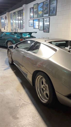 Join us on a quick walk through our showroom #oldtimeraustralia #classiccar #ferrari #lamborghini #jaguar #porsche #astonmartin #alfaromeo #maserati #jensen #Packard #auburn #bmw #bugatti #carsofinstagram | Oldtimer Australia - Specialists in Sports, Racing & Classic Cars