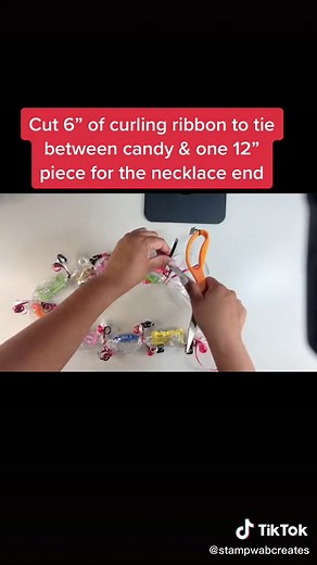 Let’s make a candy lei #candylei #graduation #graduationlei #graduationcandyleis #graduation2022 #gradgifts #gradgiftideas