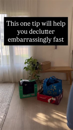 Before you declutter, do this 👇🏻 Most people focus on gathering boxes or deciding what room to start in, but I recommend you do THIS first: Come up with a vision for yourself for what you want your home to look and feel like 🔥 -use Pinterest to gather inspiration -make a note of how those spaces FEEL not just how they look -write down/journal what your life could be like if your home was clutter free: what would you be able to do that you can’t do now? What would it feel like? What would you 