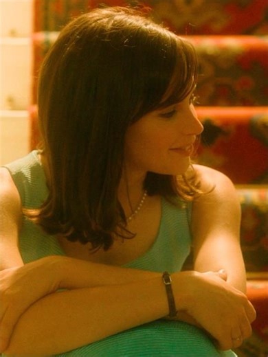 Hawking Meets His Future Wife for the First Time