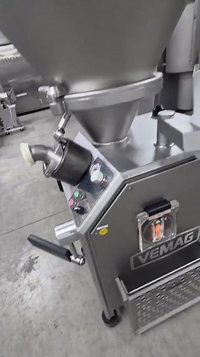 VEMAG ROBOT 500 Continuous vacuum filler for straight filling and portioning