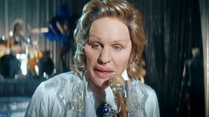 Clip "Zick Zack" : Rammstein dénonce les dérives de la chirurgie esthétique avec humour