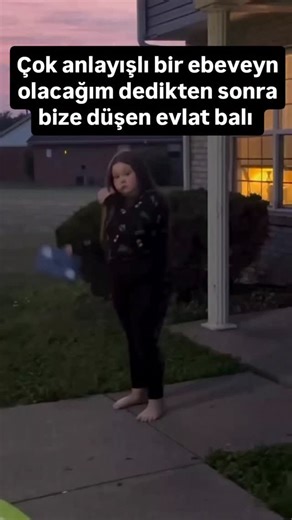 Sarkazmabla on Instagram: "Aleyna Tilki, Türkiye'de genç yaşta şöhrete kavuşmuş ve pop müzikte kendine güçlü bir yer edinmiş sanatçılardan biridir. 28 Mart 2000 tarihinde Konya'da dünyaya gelmiştir. Küçüklüğünden itibaren müziğe ilgi duymuş, ailesinin de desteğiyle bu alanda kendini geliştirmeye başlamıştır. Henüz 14 yaşındayken Yetenek Sizsiniz Türkiye yarışmasına katılarak ilk kez geniş kitlelerin dikkatini çekmiştir. Yarışmada finale kalmamış olsa da sesi ve tarzı ile izleyicilerin aklında ka