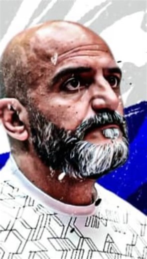 ‎TRIBE قبیله‎ on Instagram‎: "⁨ به‌نظر شخصی من، آقای کامبیز یعقوبی سرمربی استقلال گنبد، در ست پنجم با ریسکی حساب‌شده و جابه‌جایی‌های کاملاً درست، روند مسابقه را تغییر داد و توانست تیم را به پیروزی برساند. نکته مهم این بود که هنگام تعویض بازیکنان برای سرویس، فشار تماشاگران نباید مانع اجرای تصمیمات کادر فنی شود. در نهایت این سرمربی و تیم فنی هستند که باید پاسخ‌گو باشند و بر اساس دانش و استراتژی خود تصمیم می‌گیرند. احترام به فکر و برنامه مربی، لازمه موفقیت تیم است. از طرفی، اعتماد آقای یعقوبی به با