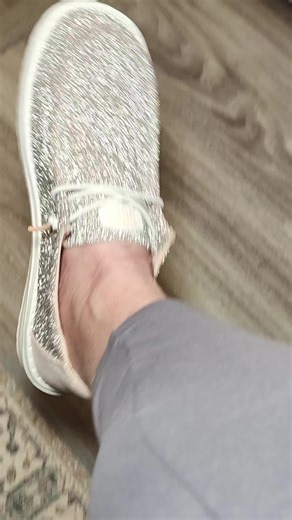 #heydudeshoes #sliponshoes #tiktokshopfinds #tiktokshop #loafers