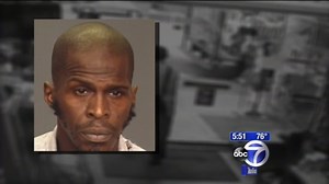Brooklyn DA and security detail chase down suspected purse snatcher