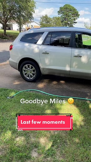 Still can’t believe I sold him but im happy now that someone else can enjoy him as much as i did probably one of the last few videos i have of Miles such a good car that has never let me down but really to get a suburban or Yukon XL maybe and Escalade who knows LMK what I should look at next I would like some of y’all imput on what to look at and test drive #momcar #buickenclave #OLAFLEX #sellingcars #GM #fyp #suv #sayinggoodbye #funtimes #lambda #memories #chevytraverse #carsoftiktok #cleancar