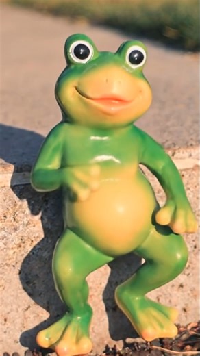 Dancing Frog Strikes a Pose 🐸💃😎 #FunnyFrog #FrogDance #FrogLife #FrogMemes #FrogFablesHub | Frog Fables