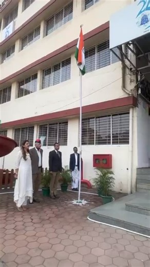 Lawrence School | From Lawrentian roots to serving the nation 🇮🇳 Wing Commander Vipin Choudhary hoisting the National Flag with honour at St. Lawrence,... | Instagram