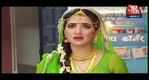 Kullfi Kumarr Bajewala's Myra Singh celebrates her birthday on the sets of the show