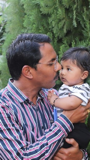 bhartiumeshsoni on Instagram: "Lala koi bhi Takkar nhi 👊 Le sakta mere papa se 👊🫰😂 # my hero I love you papa ❤️😙@umeshh_r_soni"