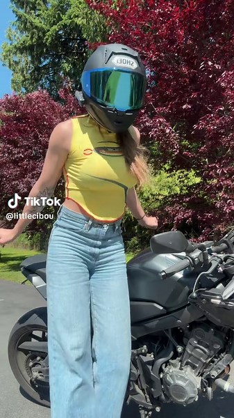 Time couldnt be moving any slower 😩😩