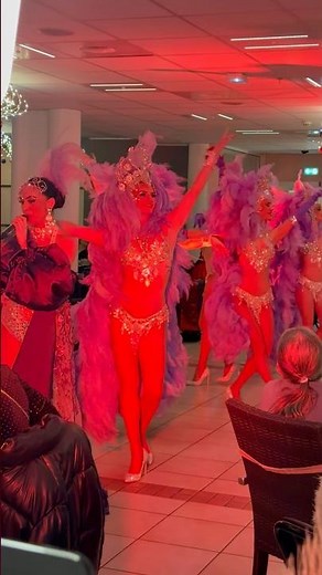 Spectacle Cabaret Danseuses et chanteuse