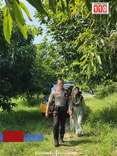 Merespon adanya pelaporan lewat cal center 110 terkait adanya informasi seorang nenek sebatang kara yang hidupnya di tengah sawah.. Polri hadir untuk memastikan dan berbuat yang terbaik untuk Masyarakat, semoga banyak orang-orang baik selanjutnya juga mengulurkan tangan membantu beliau..amin... @SATBINMAS POLRES LAMONGAN @Kapolres Lamongan | Arif F @BERITA POJOK LAMONGAN @PURNOMOBELAJARBAIK BIP @Humas Polda Jatim @polreslamongan