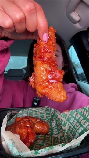 Wingstops LIMITED TIME Sweet Garlic Hot Honey 💛 Mukbang! @Wingstop #crunchyasmr #mukbang #wingstopranch #tenders #saicymukbang