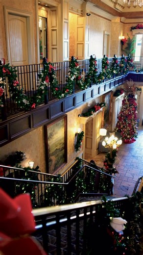 Christmas at the Castle🎄🥂 #thekentuckycastle #christmasatthecastle #holidaystay | The Kentucky Castle