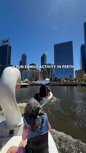 Catch the latest family-friendly adventure gliding along the Swan River! 🦢 The Swan River Train departs from Elizabeth Quay and cruises toward the Hilton before looping back — a relaxing 20-minute ride with breathtaking views of the Perth city skyline. 🌆✨ 🕒 Rides: Every Friday, Saturday & Sunday, 10am–4pm 💵 Tickets: $55 per boat (up to 4 people) 👶 Age requirement: 3 Looking for more water fun? The Swans also offer water bikes, swan pedal boats, kayaks, and plenty of family activities at the
