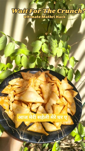 😋 "Wait For The Crunch! The Ultimate Mathri Hack: Triangle Shape, Infinite Flavor! 🔼..#shorts #viral