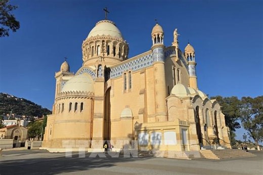 Khám phá nhà thờ Đức Bà Châu Phi