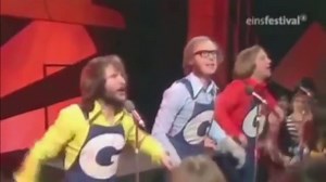 Tim Brooke-Taylor performs ‘Funky Gibbon’ live in 1975