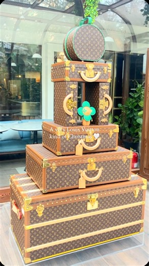 The Decor Company on Instagram: "Holiday SZN means twinkling lights and the finest of gifting below the trees! Yet another spectacular collaboration for @the.decor.company courtesy @bottomlinemedia to celebrate a very @louisvuitton Christmas indeed 💙🤍 Decor and Design : @menikku @the.decor.company"