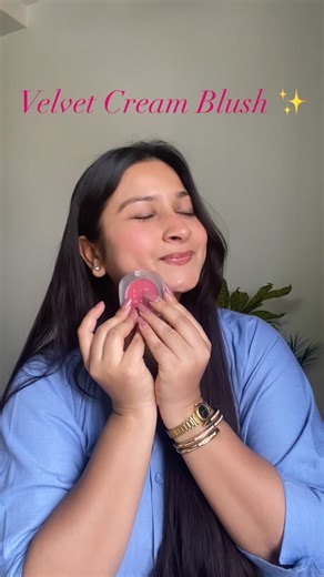 Jinny Parekh | Content Creator on Instagram: "Been using this Simply Nam blush a lot lately and I had to share 🫶 @simplynam.beauty Shade Partner in Crime blends like a dream, feels super light, and gives that perfect natural glow. Definitely a daily essential 💗 #simplynam #simplynambeauty #partnerincrime #blush #velvetcreamblush #makeupreels #beautyreels #makeupinfluencer #blushobsessed #radiantskin #softglam #indianbeautyblogger #indianbeauty"