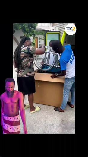 Nandó CR News on Instagram: "Volta a viralizar o vídeo de C4 Pedro há três anos, onde surge realizando uma campanha de caridade no Huambo 👀"