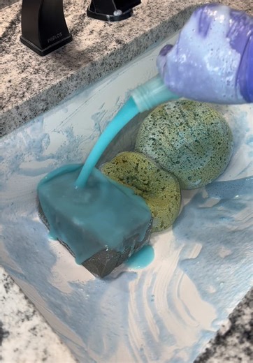 Effective Kitchen Cleaning with Sponge Therapy