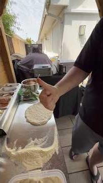 How to open a dough ball so that it doesn’t stick to the peel.