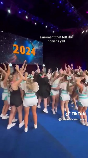Cheerleading Finals: A Heartfelt Moment Captured
