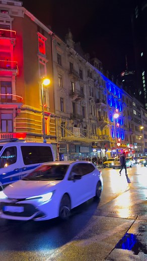Late night in Frankfurt 🤭 #fblifestyle #germany #streetlife | Stimmen der Stadt