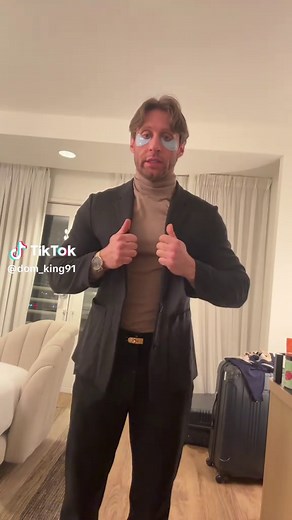 Stylish Corporate Outfit for Vegas Dinner Party