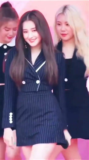 Nancy MOMOLAND Visual Queen 👑 Nancy Live Performance 🔥 Nancy Deserves More Love 💖 #nancy #momoland