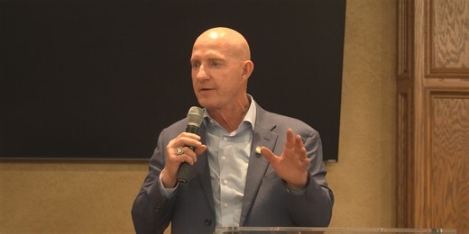 Lieutenant Governor candidate Darrell Weaver visits Duncan for campaign