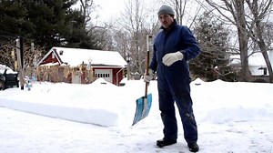 How to Shovel Snow Without Hurting Your Back Using Ordinary Rope and a Snow Shovel