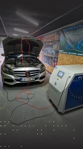 Dekarbonizacija motora ♻️💨✅ ➡️ Mercedes C180 1.6 BT 🛠️ DCS Leskovac 🛠️ ⚠️ Kao posledica gradske-spore vožnje a ne retko i lošeg kvaliteta goriva na našem tržištu dolazi do zapušenja nekih vitalnih delova motora vašeg vozila. Naslage ugljenika(čađi) u motoru imaju veoma loš uticaj na performance, gubitak snage, pregrevanje, radni vek motora, potrošnju goriva i emisiju štetnih gasova. Takođe mogu biti uzrok velikih kvarova i skupih popravki. Kako bismo odstranili te naslage ugljenika a samim ti