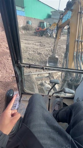 Unlock the World of Excavators: A Beginner's Guide