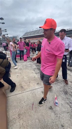 Call him Bob (Pock)Ross. 👨‍🎨🎨 #BofAROVAL | #NASCAR | #AmericasHomeForRacing | Charlotte Motor Speedway