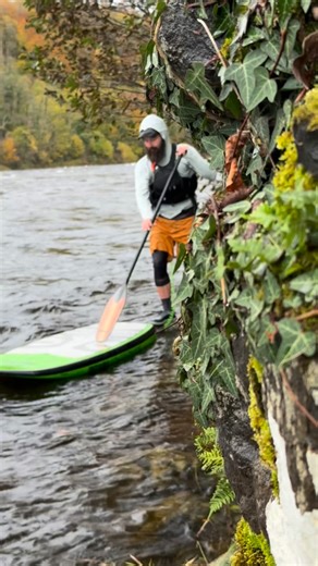 Hardboard flows 🌊 🎥- @adventure_paddleboarding #whitewatersup #riversup #whitewaterporn #riversurf #riverwave #supsurfing | Sam Garthwaite