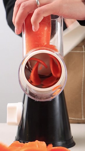 Rotary slicer grater🥰🥰🥰#amazonfinds #tiktokfinds #kitchenhacks #lifehack #tiktokmademebuyit #buyit