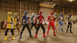 Power Rangers Beast Morphers: Exclusive First Look at the Dino Charge Crossover
