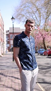 Make the most of the sunshine with our range of short sleeve shirts. | Steel & Jelly
