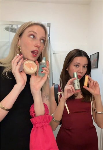 We do anything to get the shot ✨📸 #PublicVSPrivateStory #Relatable #ShootingBTS #KBeauty #Yepoda