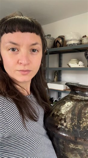 Finally done a little video of this beauty. Pop your name suggestions in the comments. Currently under “Ridge Flare Pot” on my website but I think we can do better than that! #vases #studioceramics #coiling #contemporaryclay #coiled #coilbuilt#britishstudioceramics #potteratwork #scottishpotter #contemporaryceramics#handmadedecor #homedecor #uniquedesign #ceramic #decoration #interior #interiordesign #interiorsartist #textureart #texture #tactileart #scottishartist #britishstudiopottery @1000vas